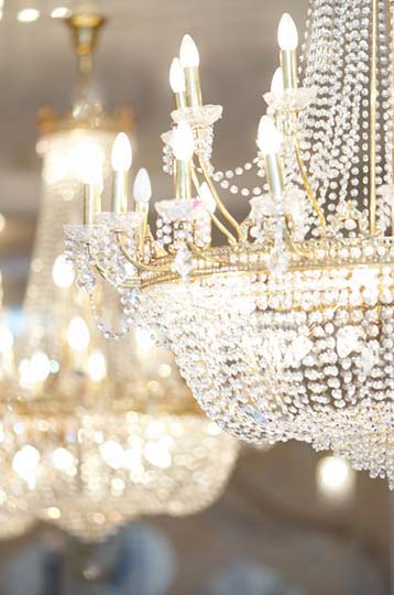 chandelier cleaning liverpool